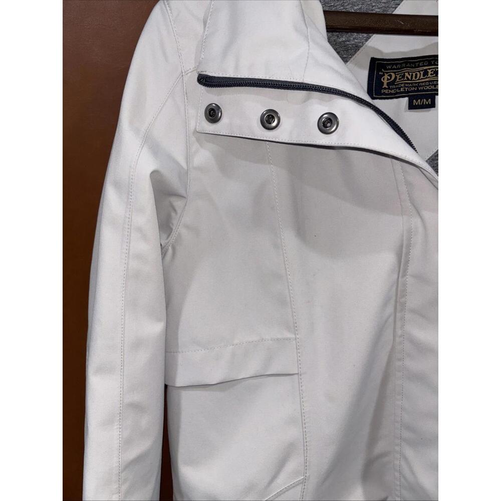Woman’s Medium Pendleton Rain Jacket Ivory - image 4